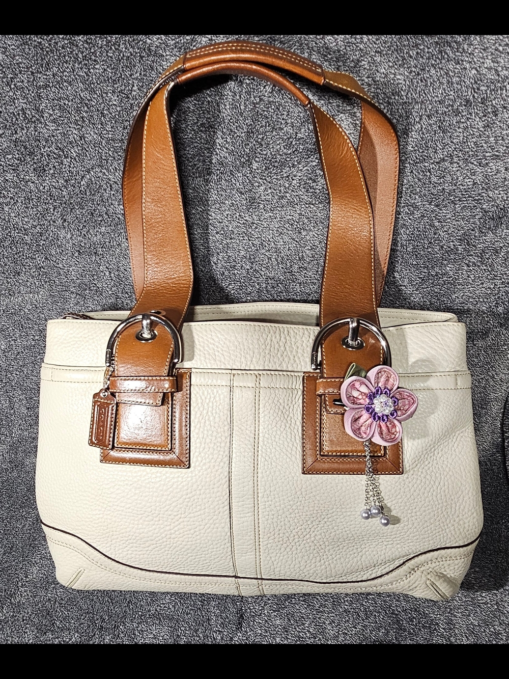 Coach Authentic Vintage Leather Handbag Buckle brown straps F12302 Cream